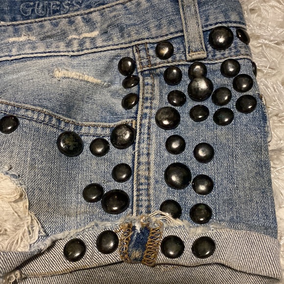 Vintage Guess Embellished jean shorts shorts - Picture 5 of 6